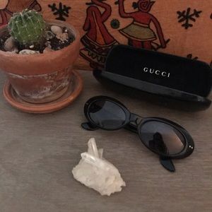 Vintage Oval Gucci Sun Glasses 🕶🌞🌵